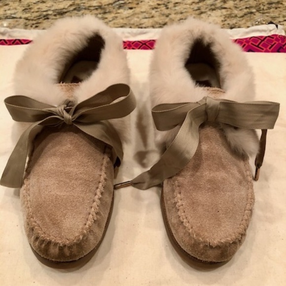 Tory Burch Fur Bow Slippers - Picture 2 of 4